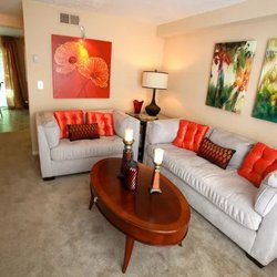 living room at Beacon Ridge located in College Park, GA