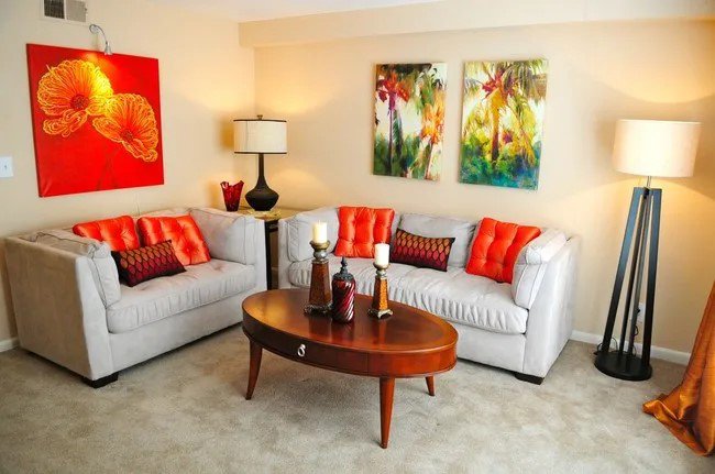 living room at Beacon Ridge located in College Park, GA